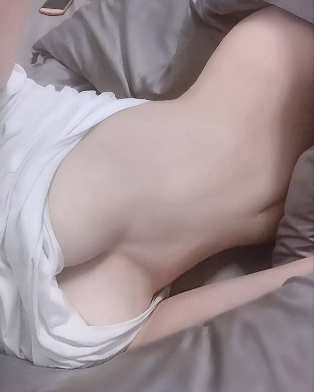 摄人心魂的美丽弧度， 若隐若现的诱人视觉