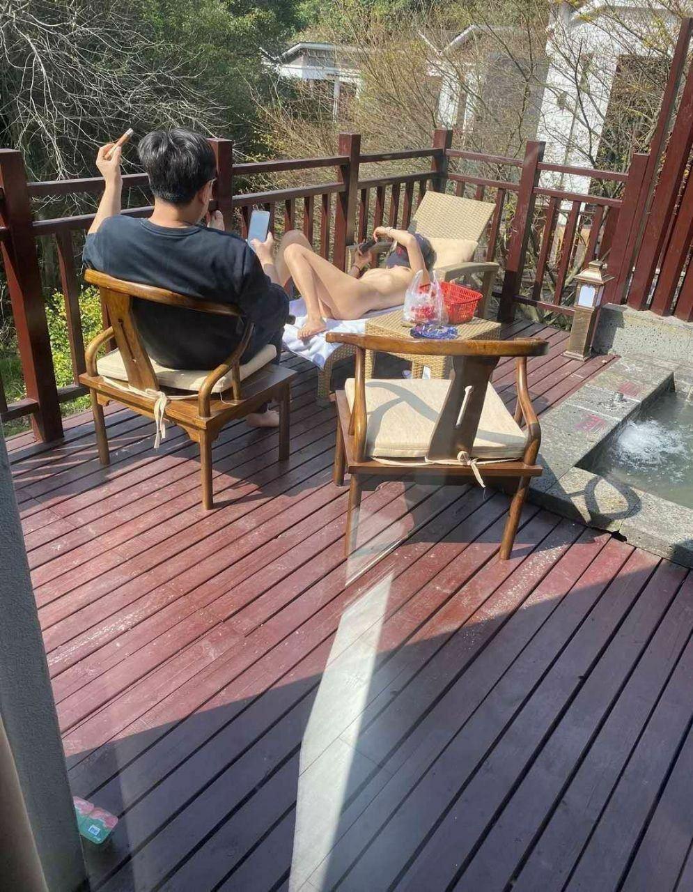 人前人后反差婊 今日第一帖