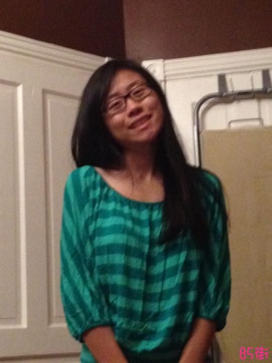 女大学生刚剃完穴毛的超漂亮