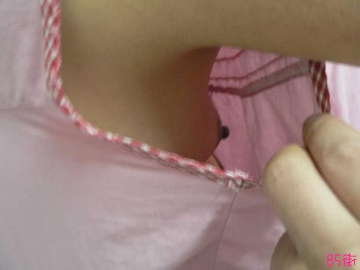 眼镜少妇的舌功沒得说!大肚子都在搞性福!