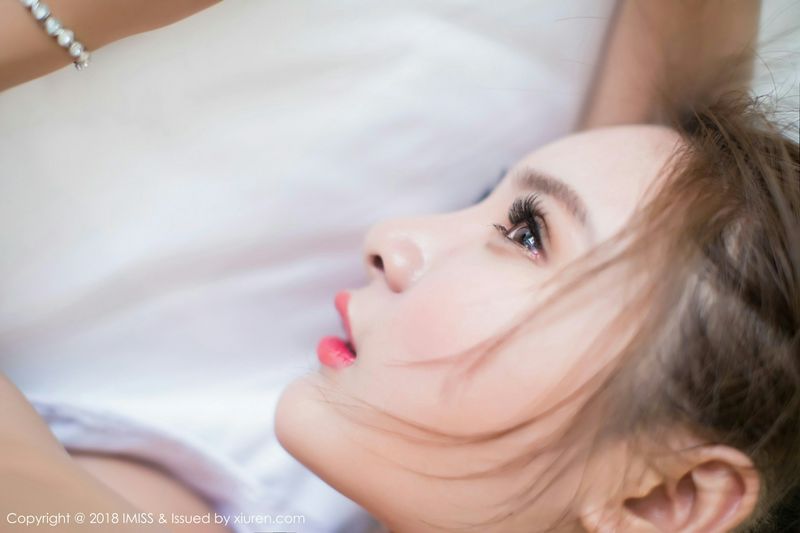 被大鸡巴室友陪伴的爱情