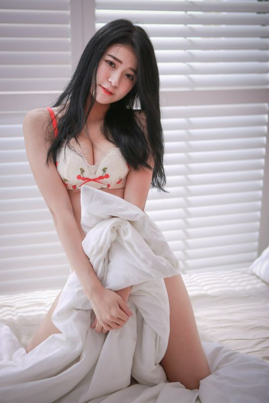 我和別人迷姦我老婆