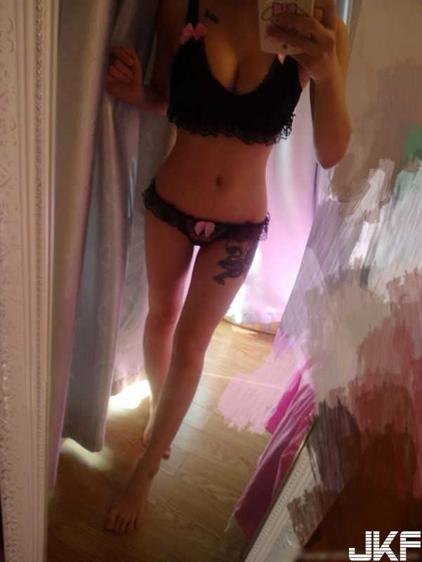 奶猫酱酱猫性少女露背毛衣情趣内衣