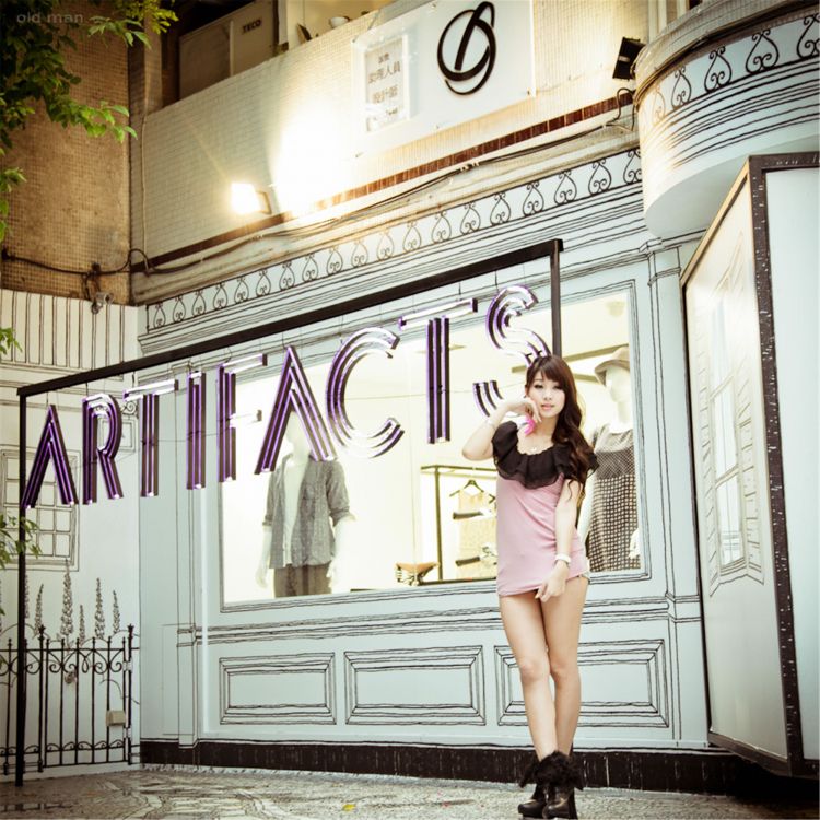 台湾青纯小美女中孝敦化午后街拍小雯Ivy