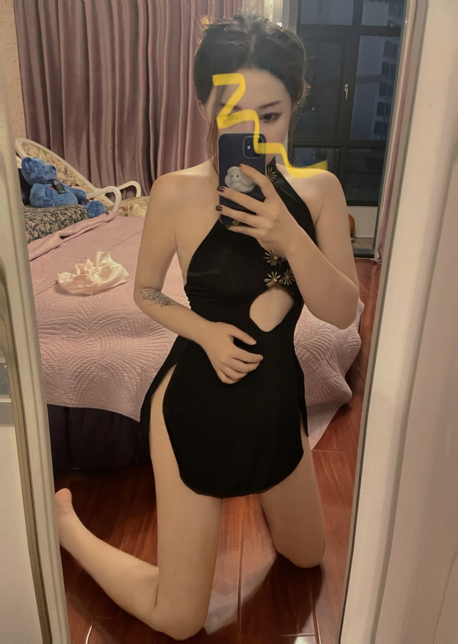 穷玩车，富玩表，没钱我就玩玩屌，躺在床上导一导，舒服一秒是一秒