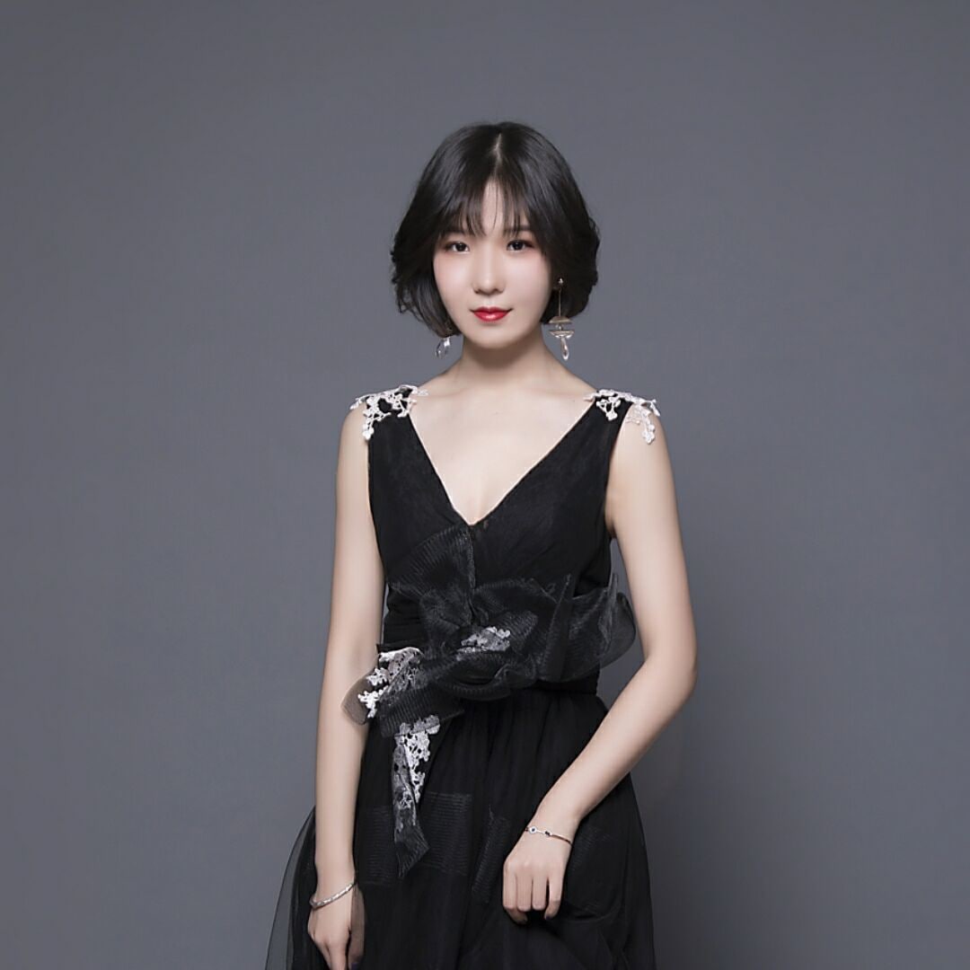 穷玩车，富玩表，没钱我就玩玩屌，躺在床上导一导，舒服一秒是一秒