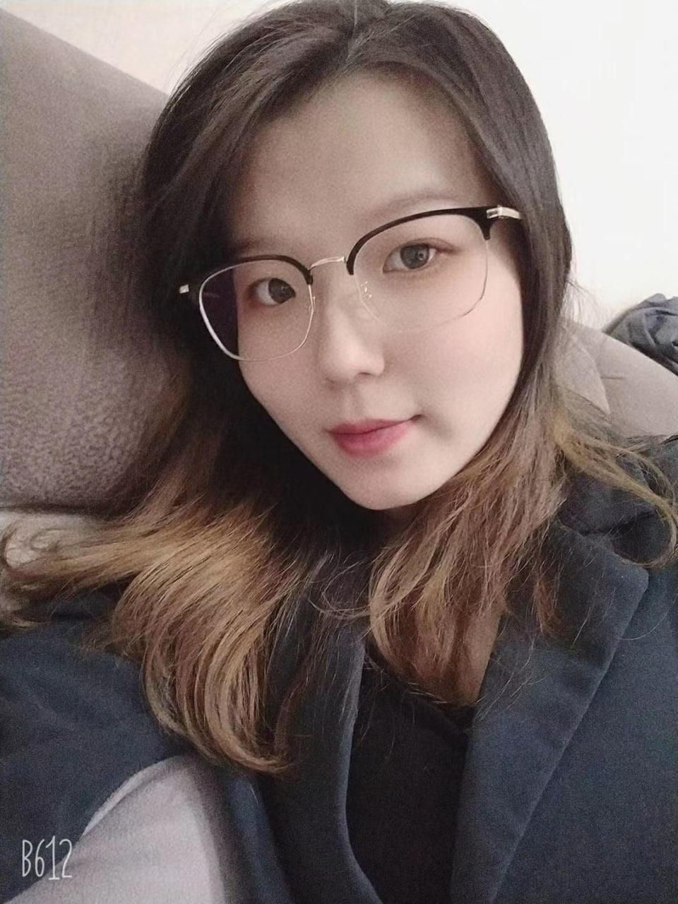 穷玩车，富玩表，没钱我就玩玩屌，躺在床上导一导，舒服一秒是一秒