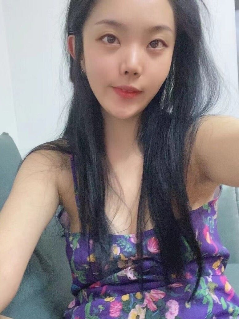 清纯外表的反差女孩[30P]