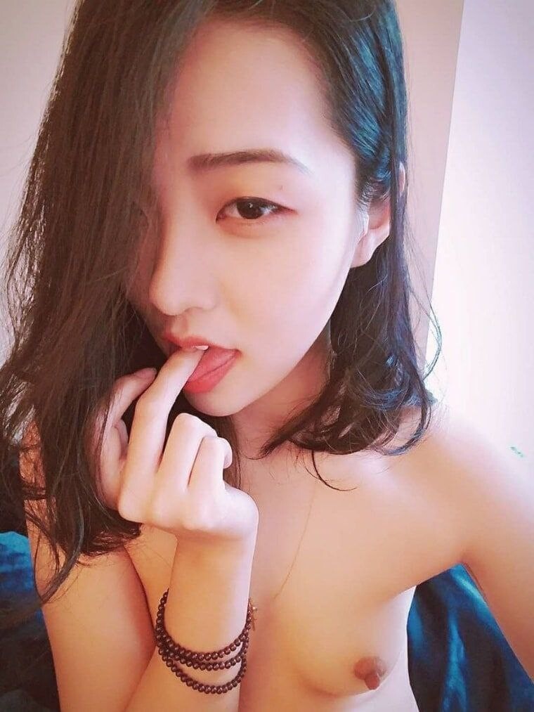 她们吃鸡巴的样子好骚啊[100P]