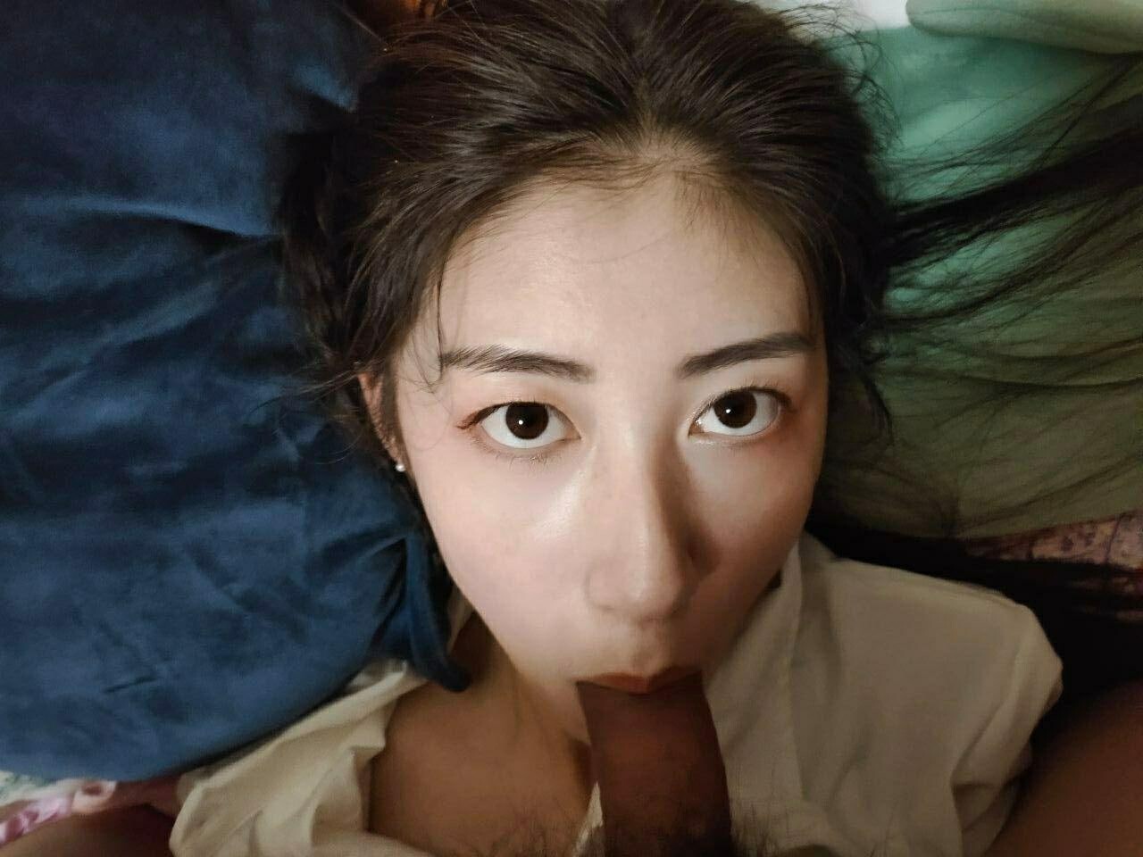 她们吃鸡巴的样子好骚啊[100P]