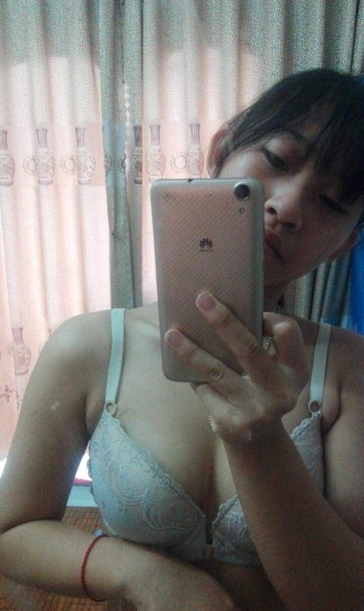 她们吃鸡巴的样子好骚啊[100P]