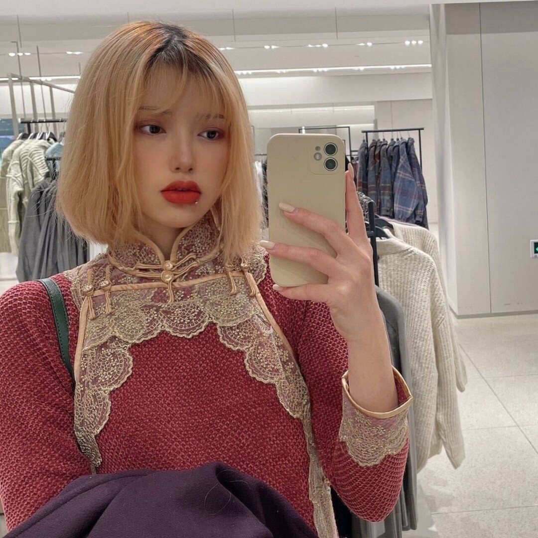 [清纯VS反差001] 人后母狗的样子可真骚[100P]