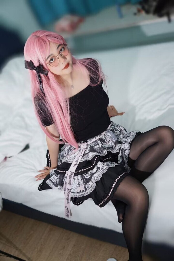 [清纯VS反差001] 人后母狗的样子可真骚[100P]