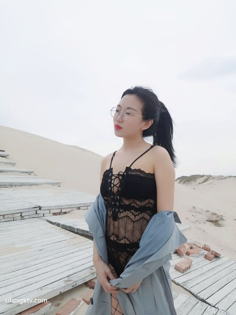 [清纯VS反差001] 人后母狗的样子可真骚[100P]