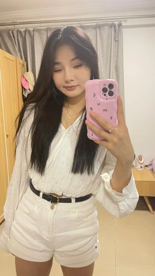 [清纯VS反差001] 人后母狗的样子可真骚[100P]