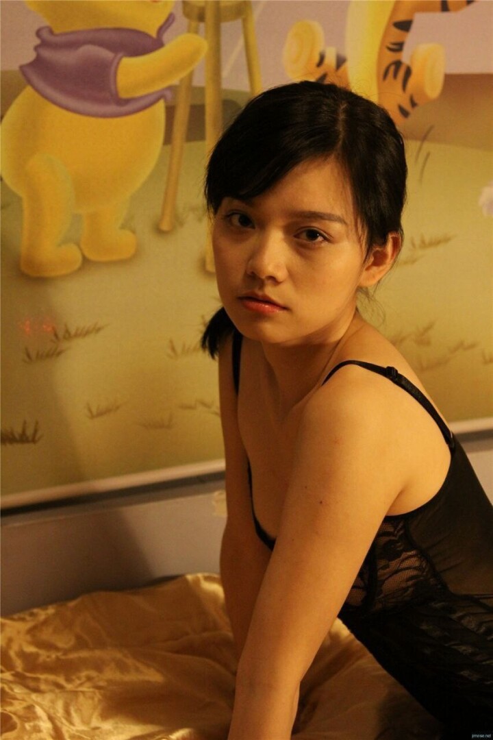 [清纯VS反差001] 人后母狗的样子可真骚[100P]