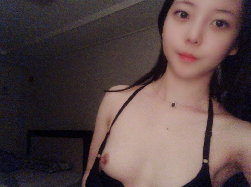 [清纯VS反差004] 人后母狗的样子可真骚[100P]