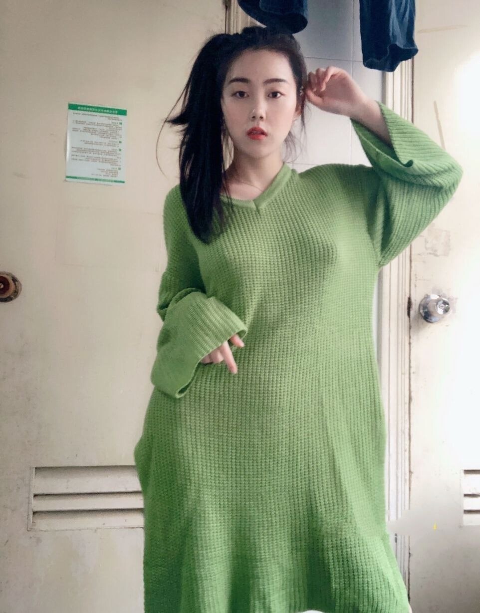 [清纯VS反差004] 人后母狗的样子可真骚[100P]