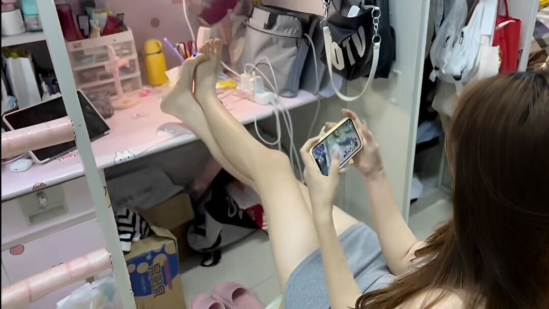 [清纯VS反差004] 人后母狗的样子可真骚