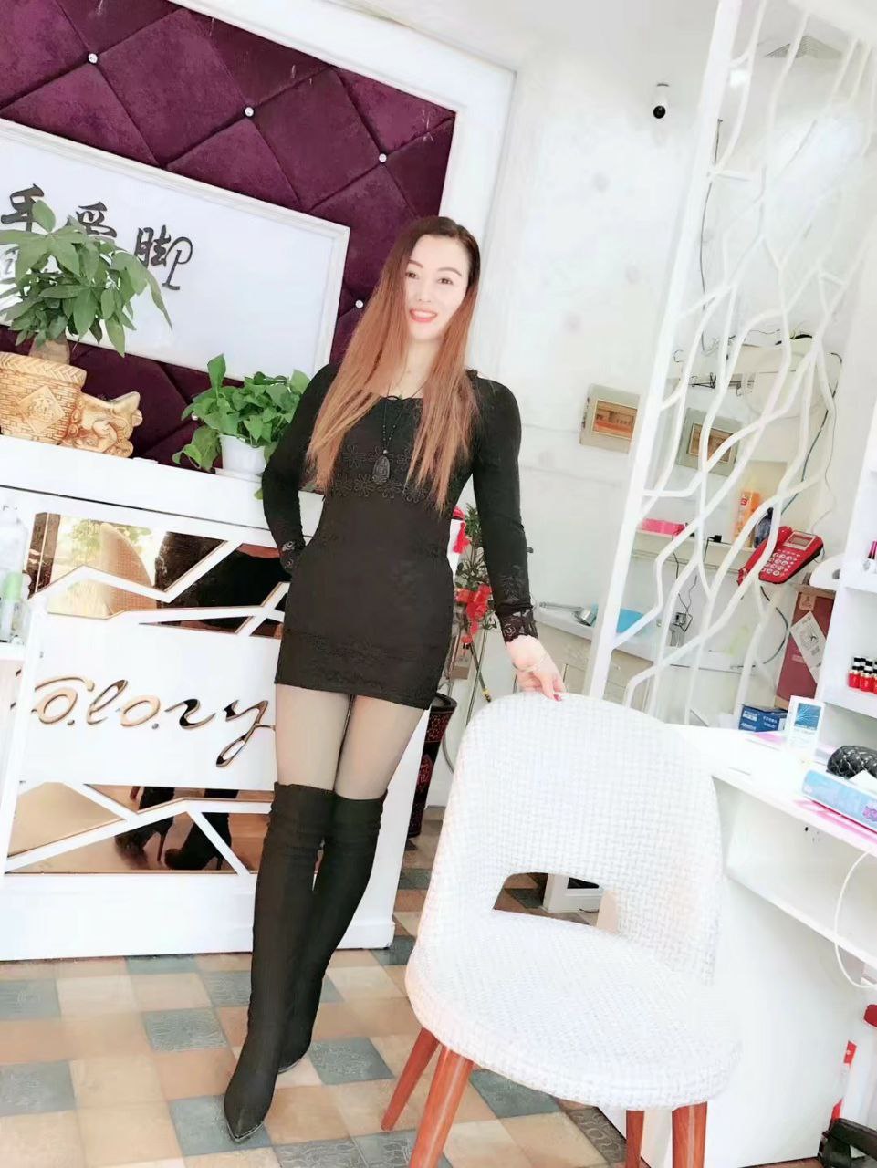 来自熟妇自拍素图第二期[137P]