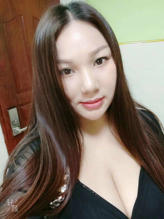 来自熟妇自拍素图第二期[137P]