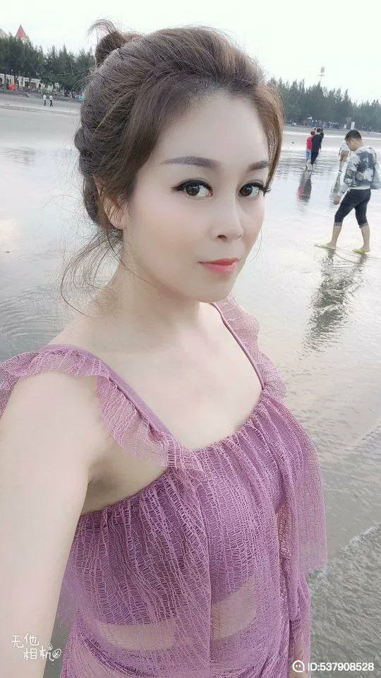 来自熟妇自拍素图第二期[137P]