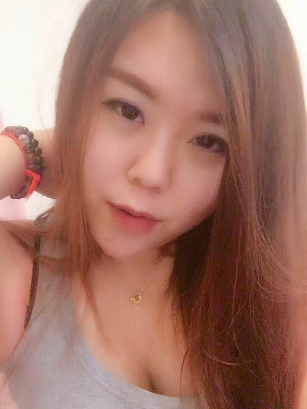 来自熟妇自拍素图第二期[137P]