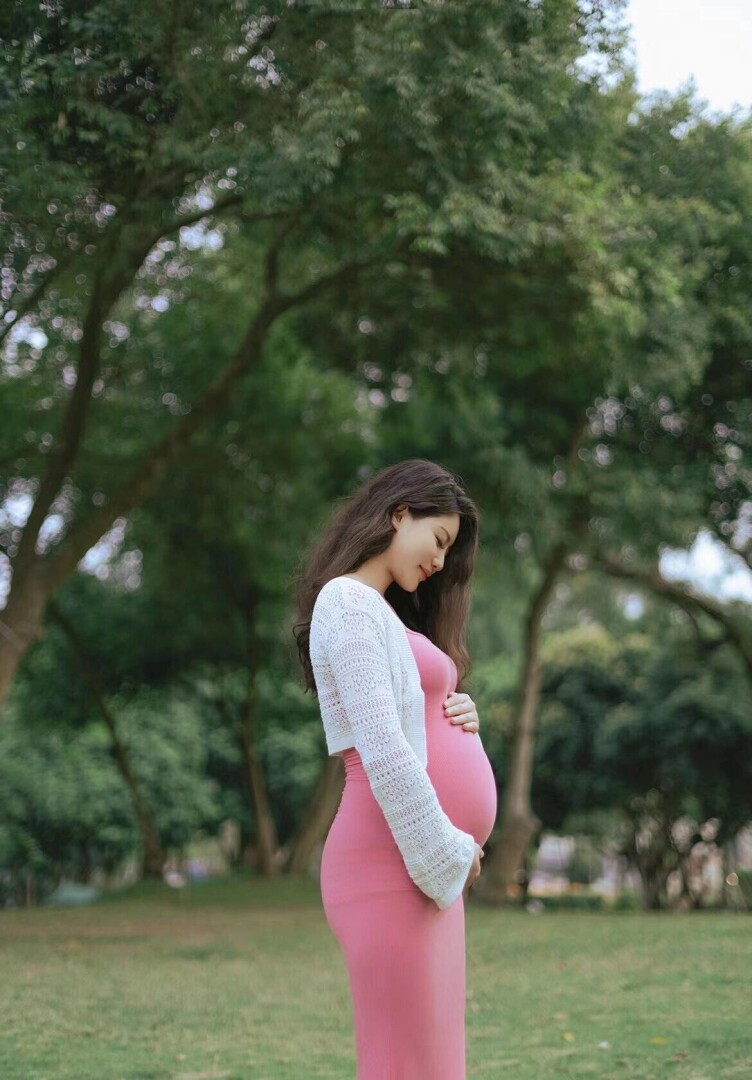 [孕妇爱炫腹]那些爱自拍的孕少妇们