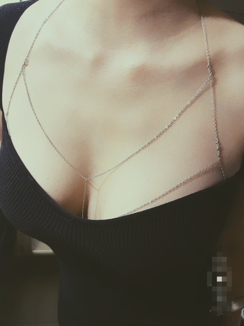 分享推上性感诱惑的美女[100P]