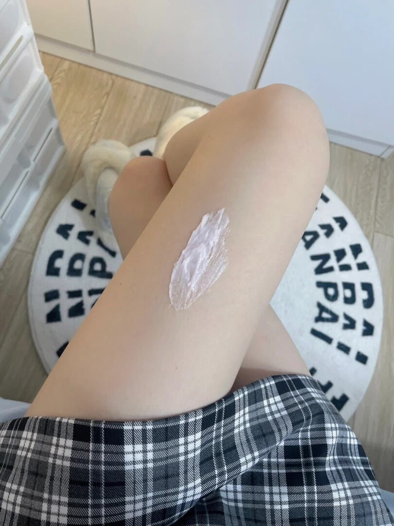 分享推上性感诱惑的美女[100P]