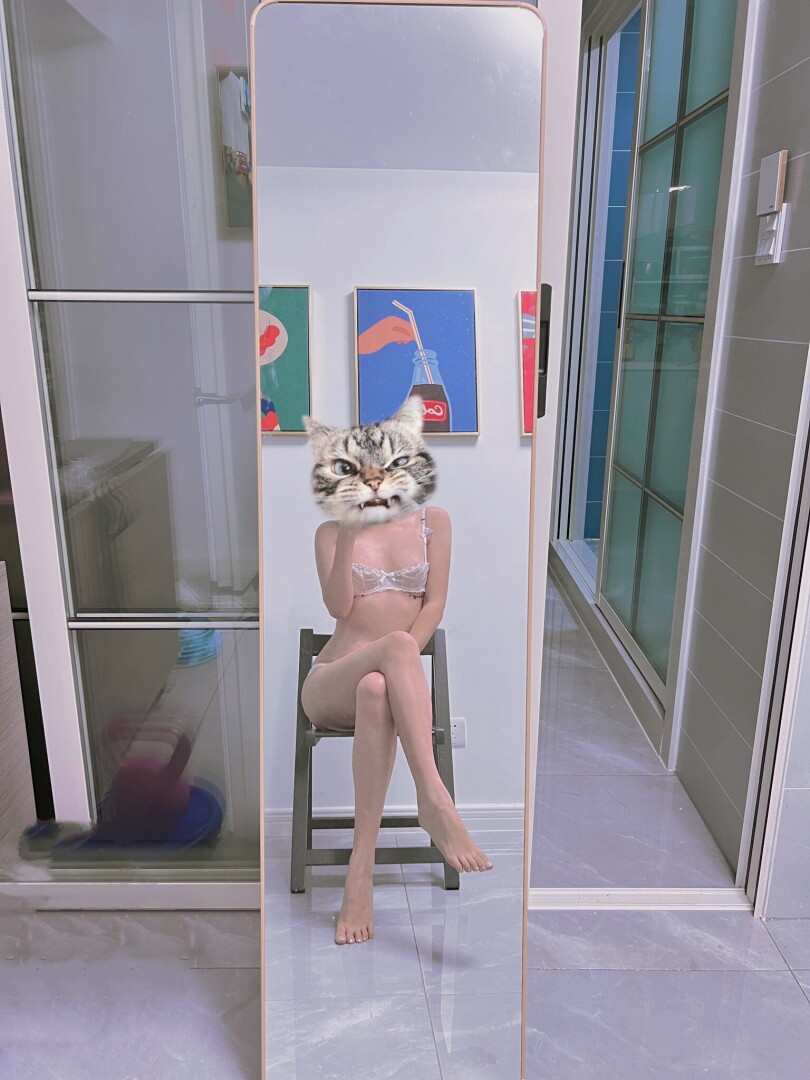 分享推上性感诱惑的美女[100P]