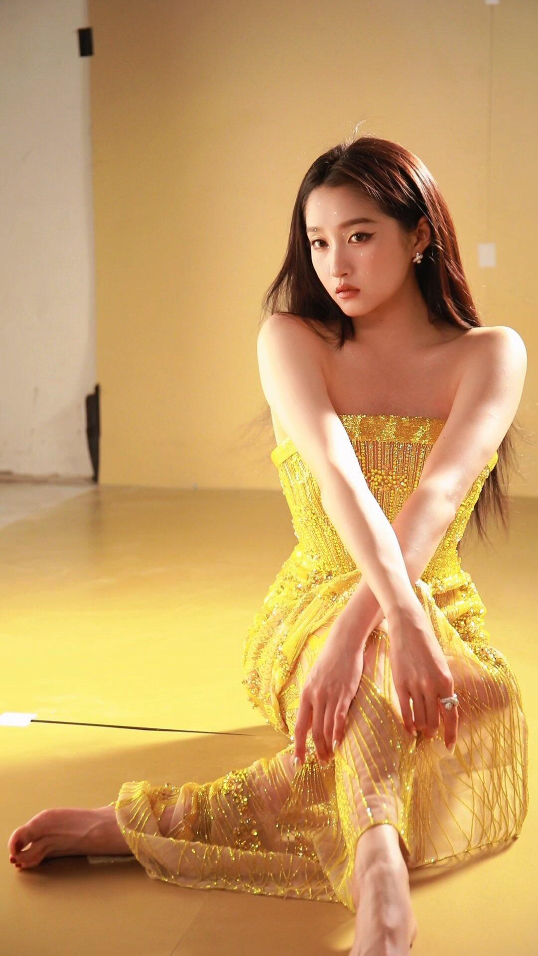 隔着屏幕和她对视，你和她交融了吗