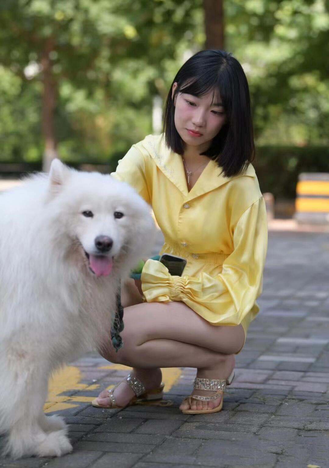 短裙短裤包不住的诱惑