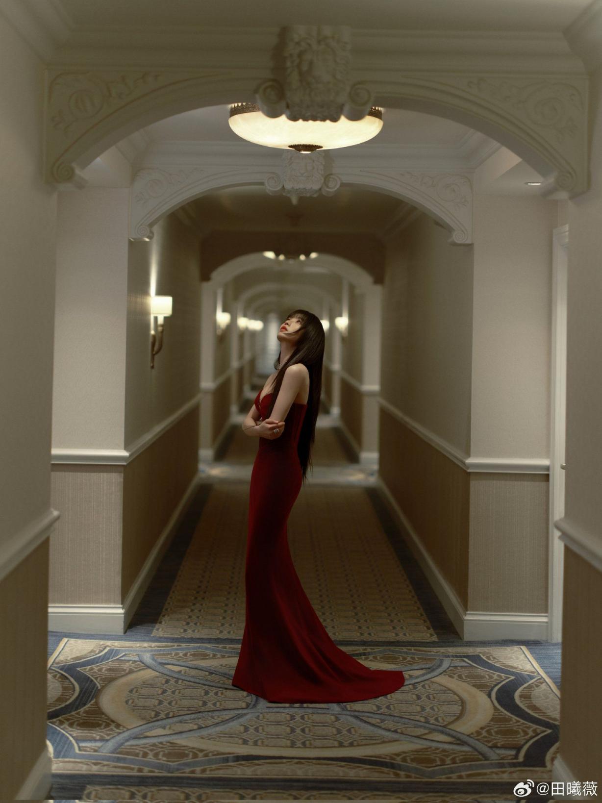 过年了，女明星给你拜年了