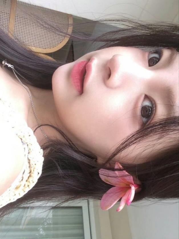 过年了，女明星给你拜年了