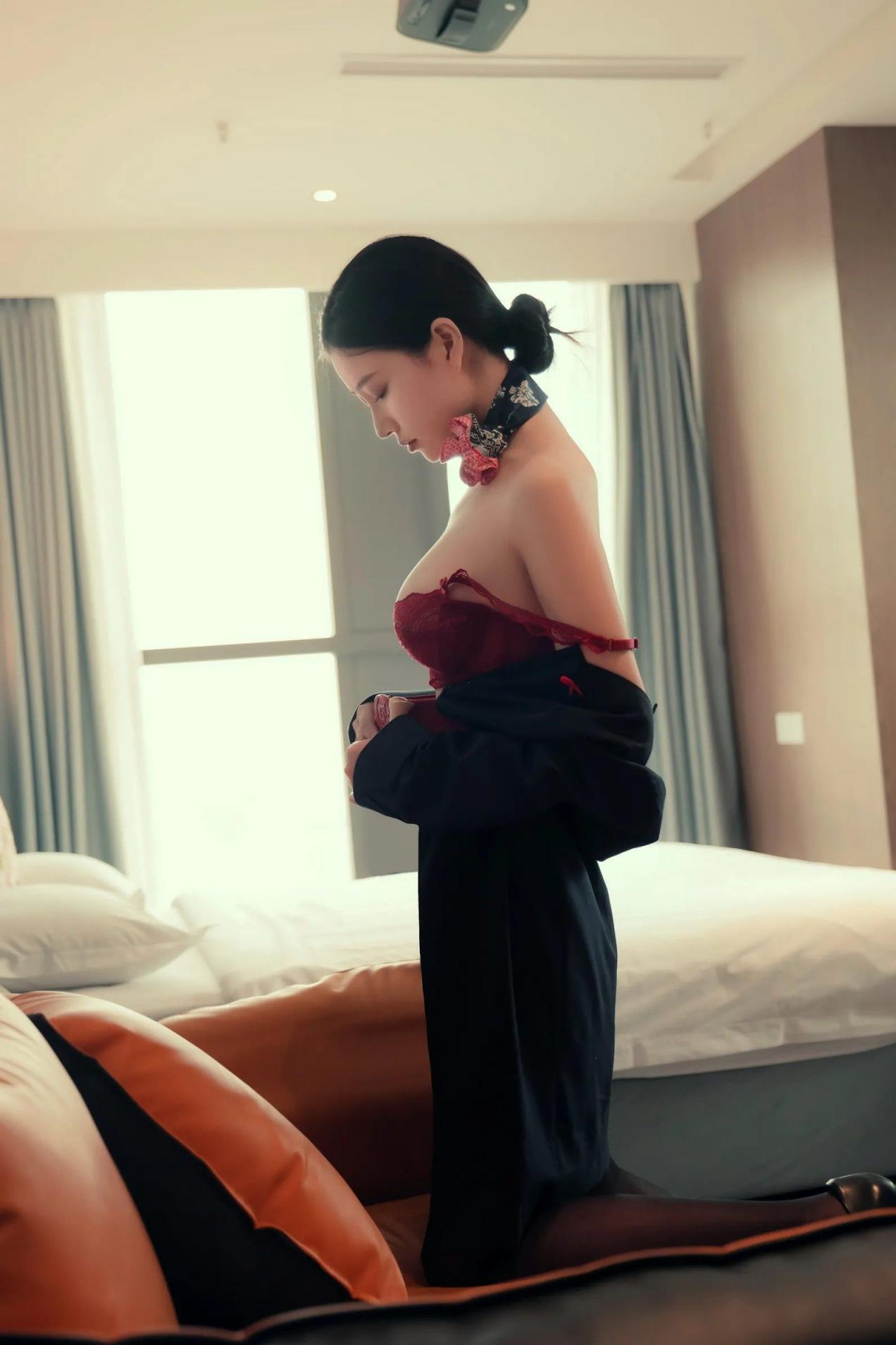 迷人的空姐 [32P]