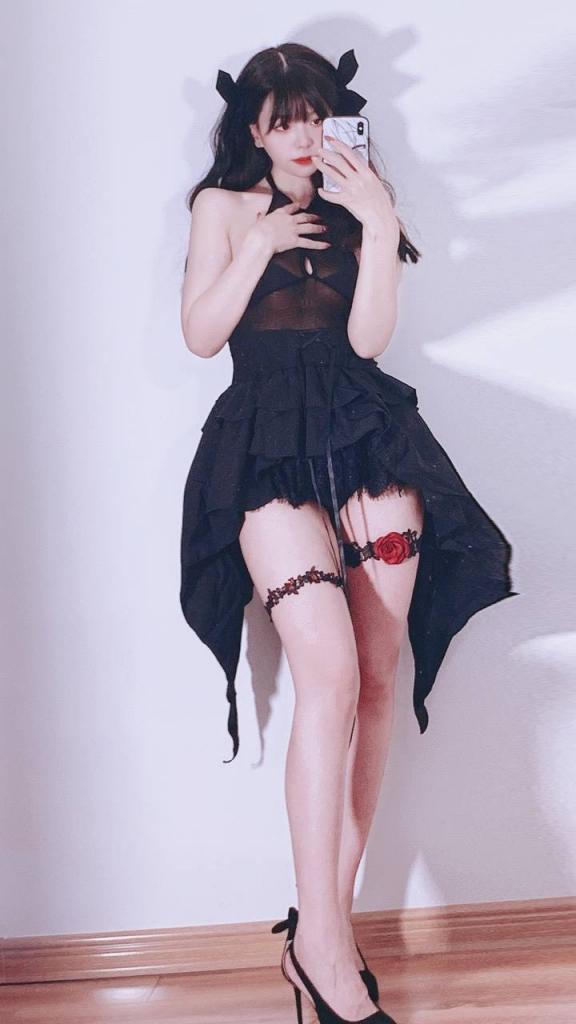 春暖花开，路上的内裤若隐若现