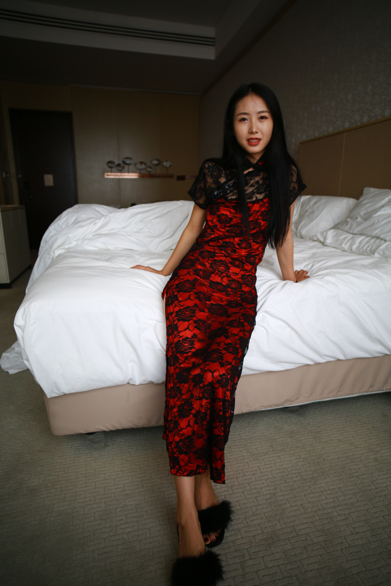 旗袍妹子身材太舒服了