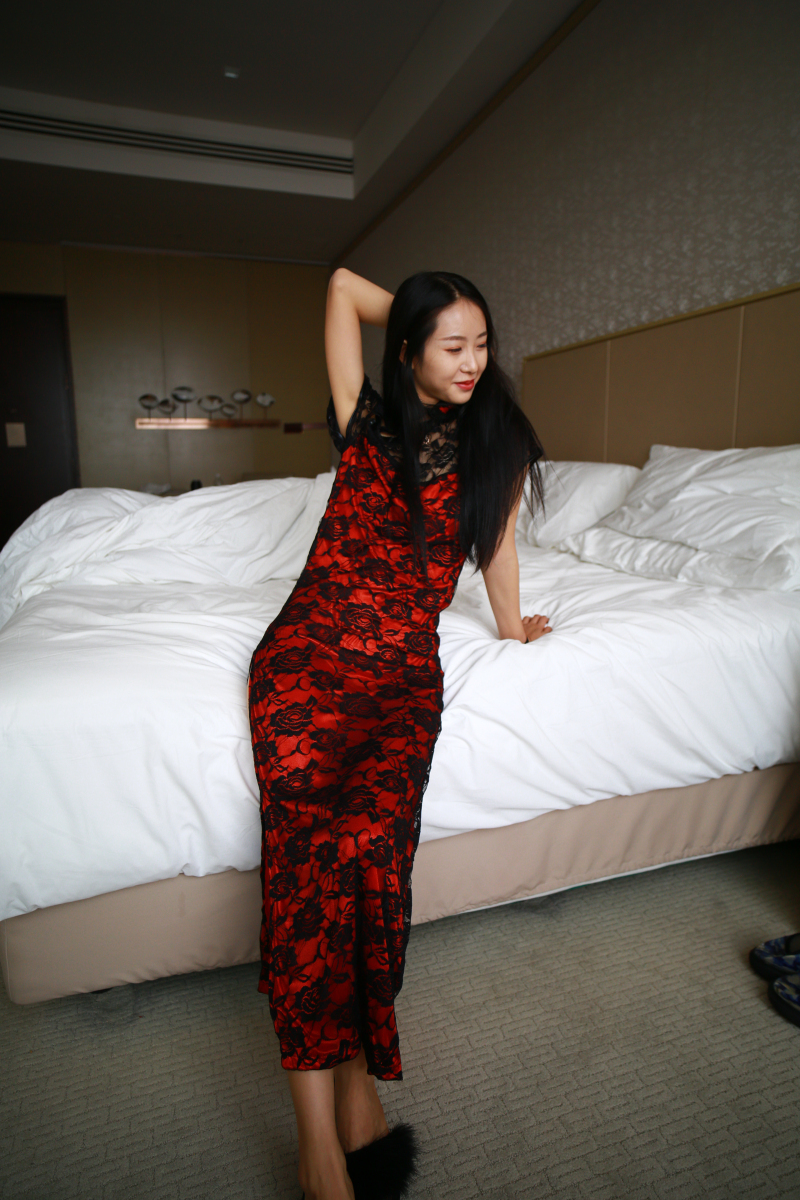 旗袍妹子身材太舒服了