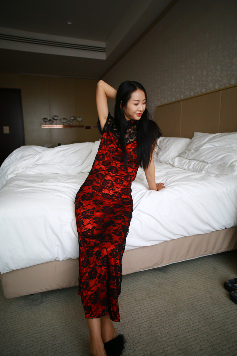 旗袍妹子身材太舒服了