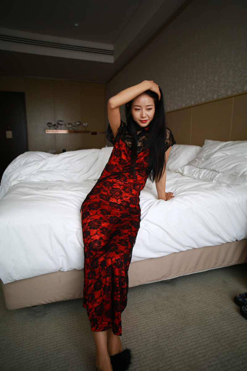 旗袍妹子身材太舒服了