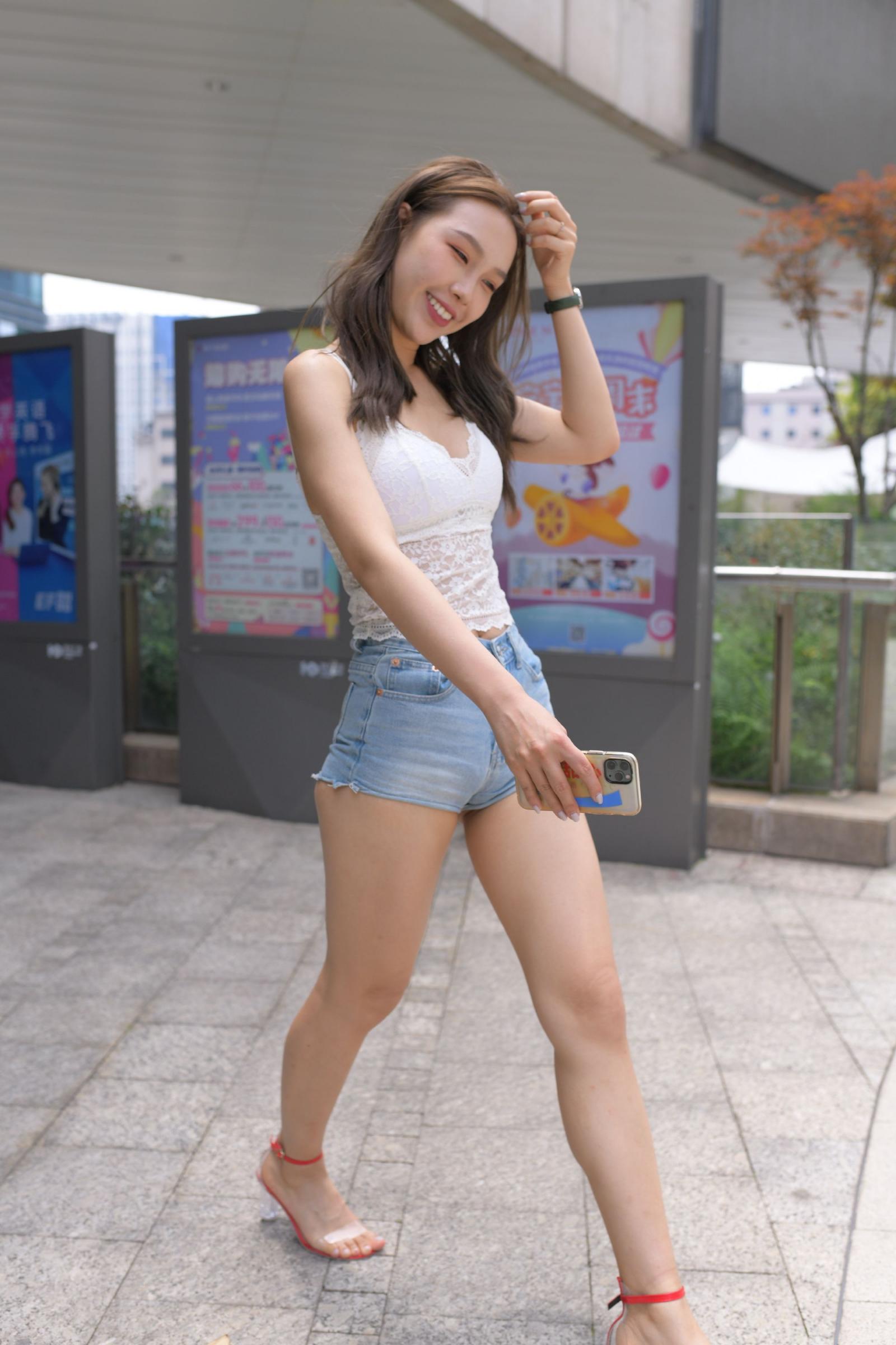 热裤无限接近逼