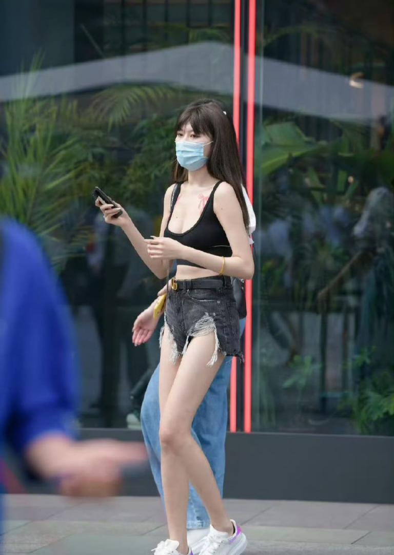 热裤无限接近逼