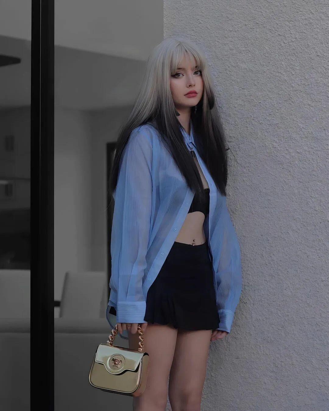 嫩妹，媚眼如丝，酥腰撩人，拉丝了