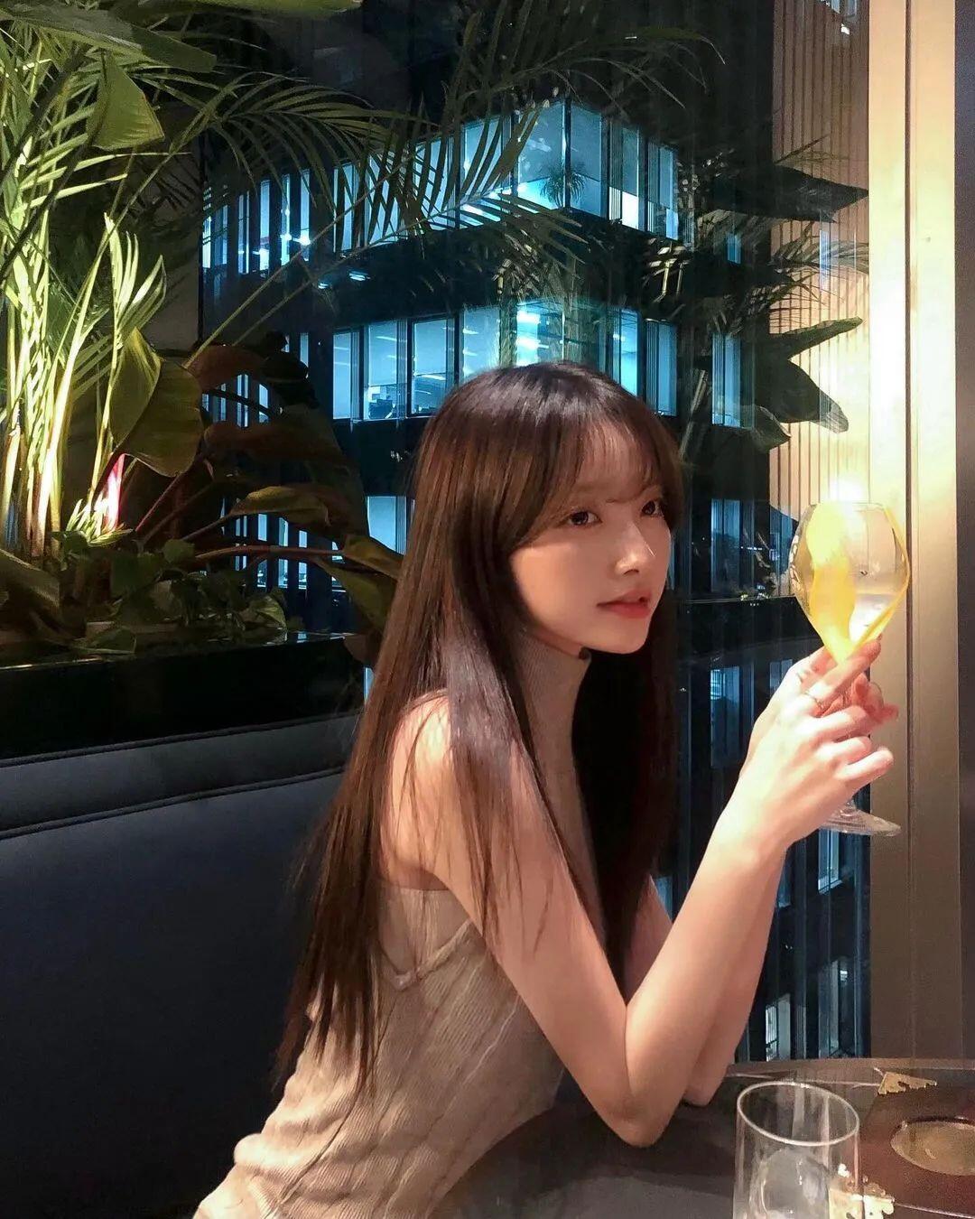 嫩妹，媚眼如丝，酥腰撩人，拉丝了