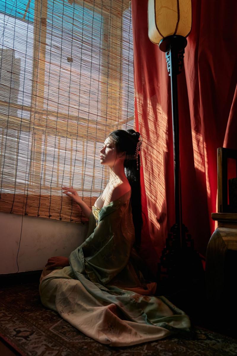 古装妹子极品圆润的美乳