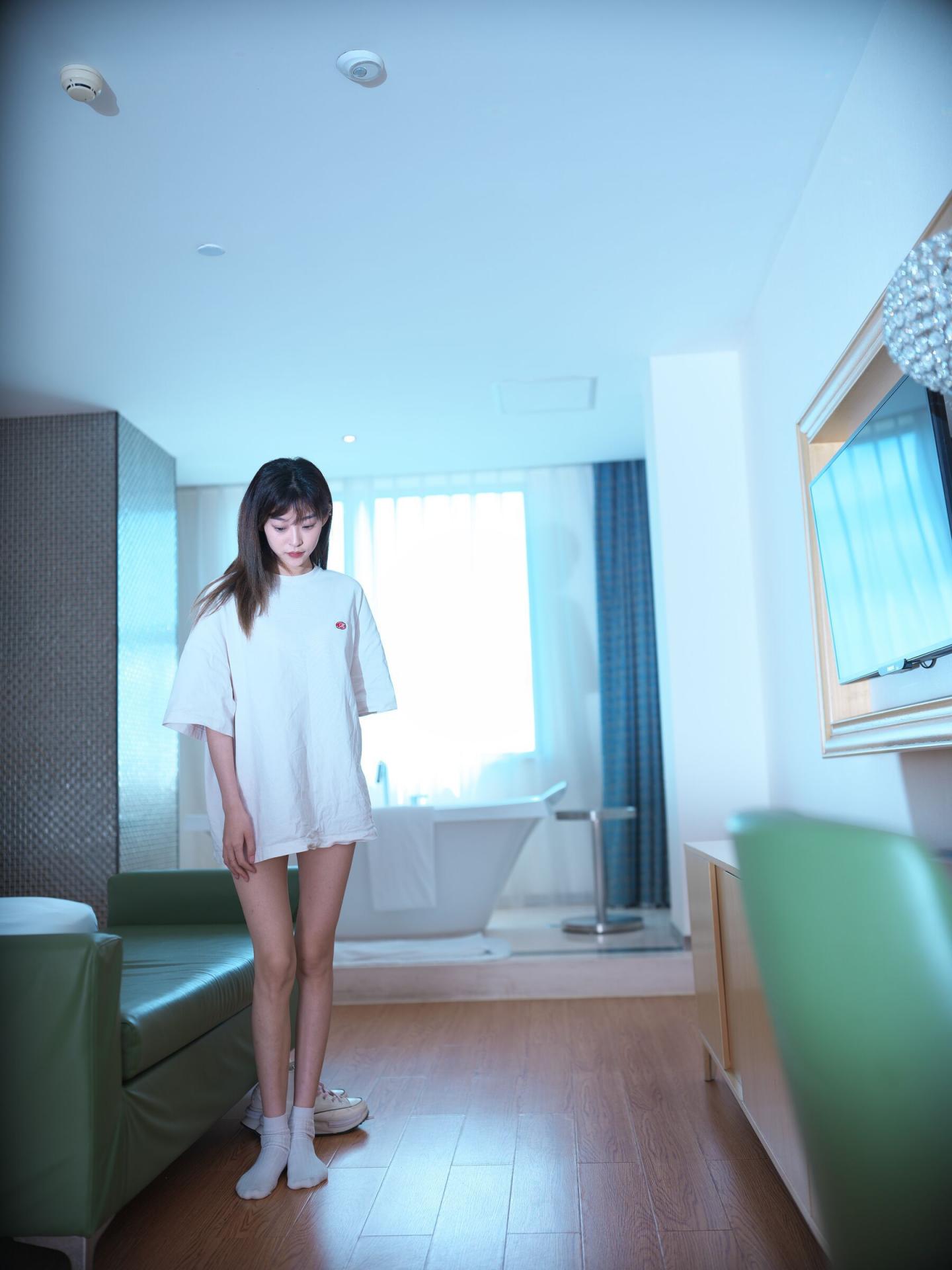 华莎长得很漂亮 操很爽