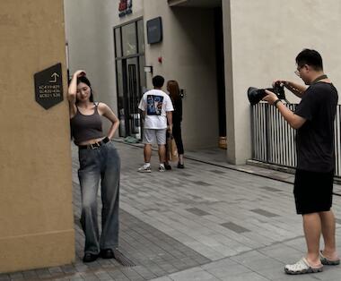 街头随手拍，主打一个真实