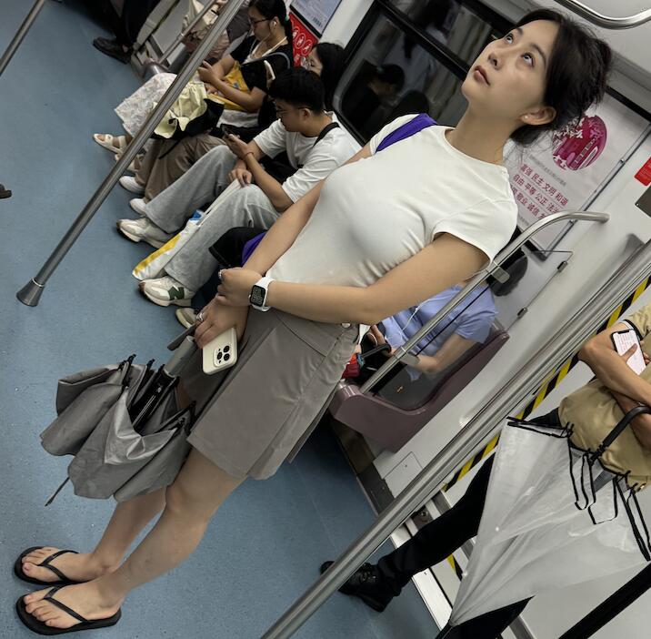 街头随手拍，主打一个真实