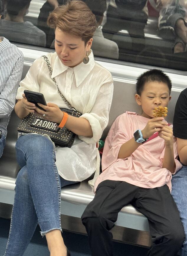 街头随手拍，主打一个真实